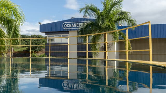 Instalação da Oceaneering em Macaé, Brasil | Oceaneering Oceaneering ROV facility in Macae Brazil
